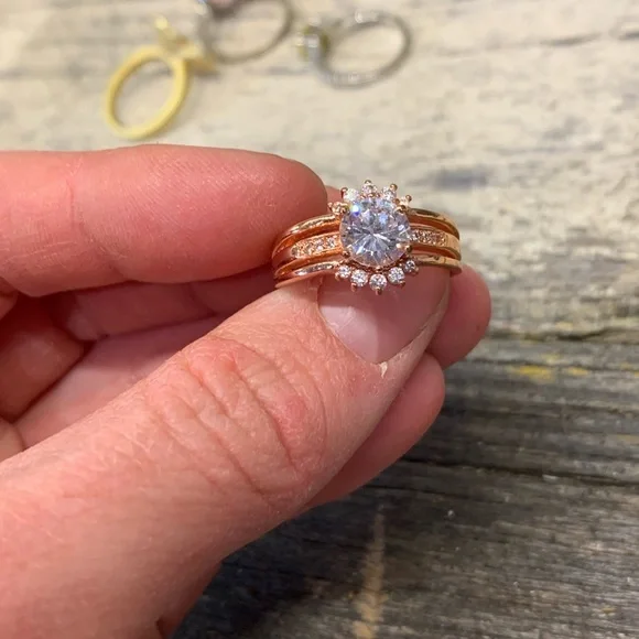 4 Ring Bundle - Picture 5 of 7